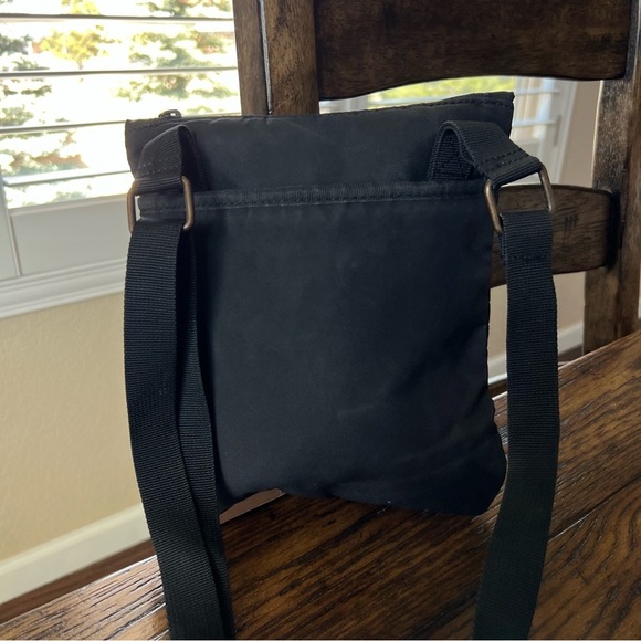 Eddie Bauer Women’s Bag Purse Crossbody Black Travel Beach Small, - Picture 3 of 16